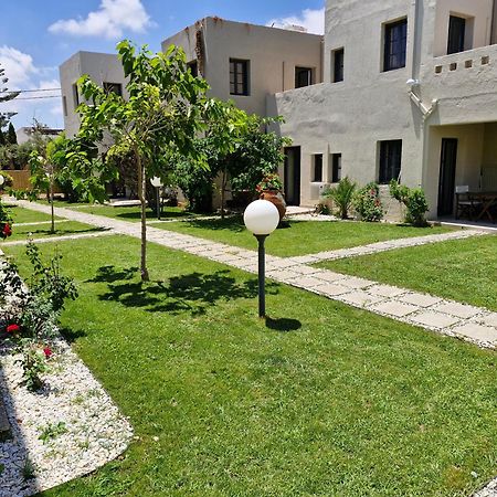 Creteco Hotel & Suites Goúrnes Buitenkant foto