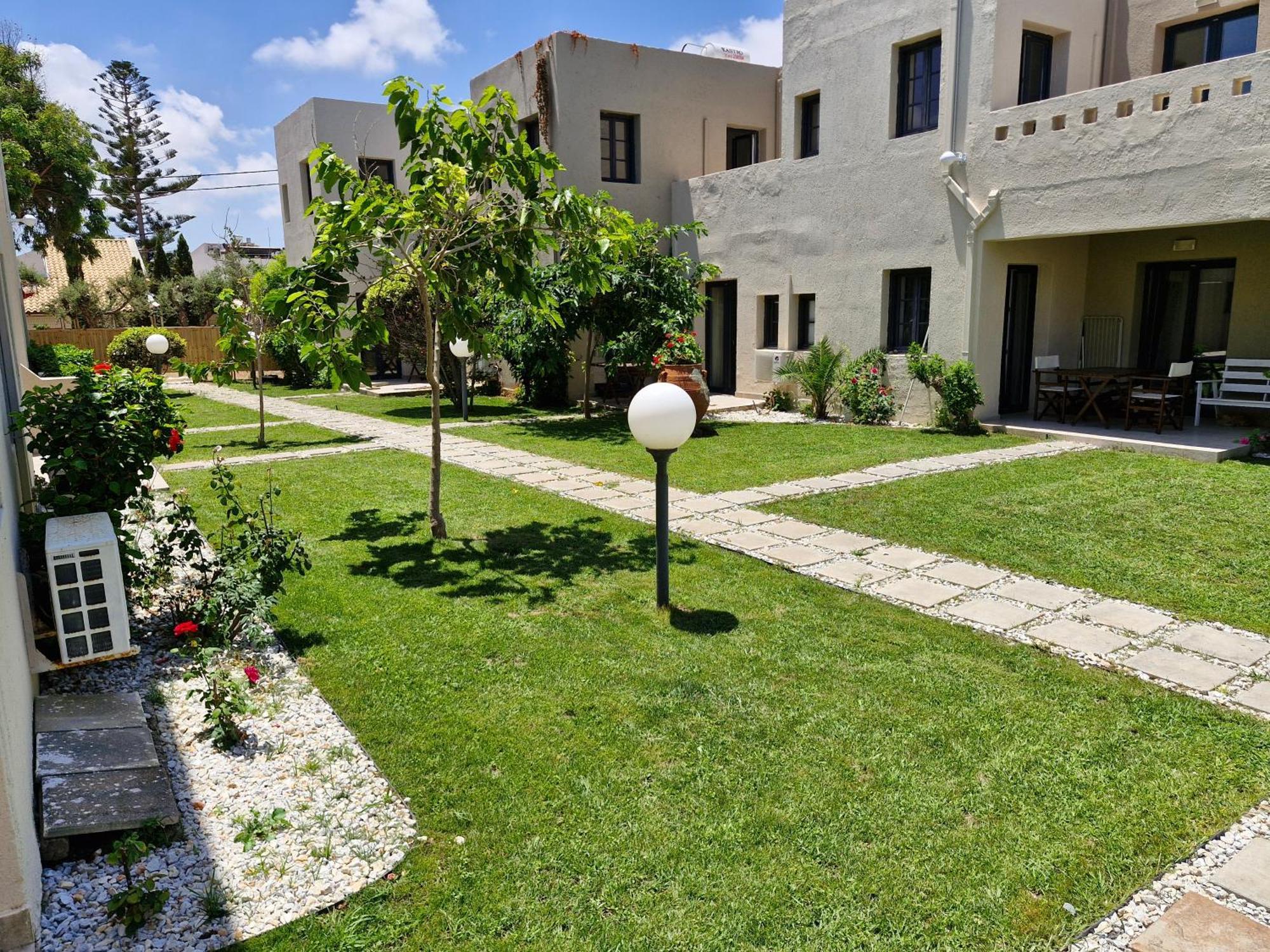 Creteco Hotel & Suites Goúrnes Buitenkant foto