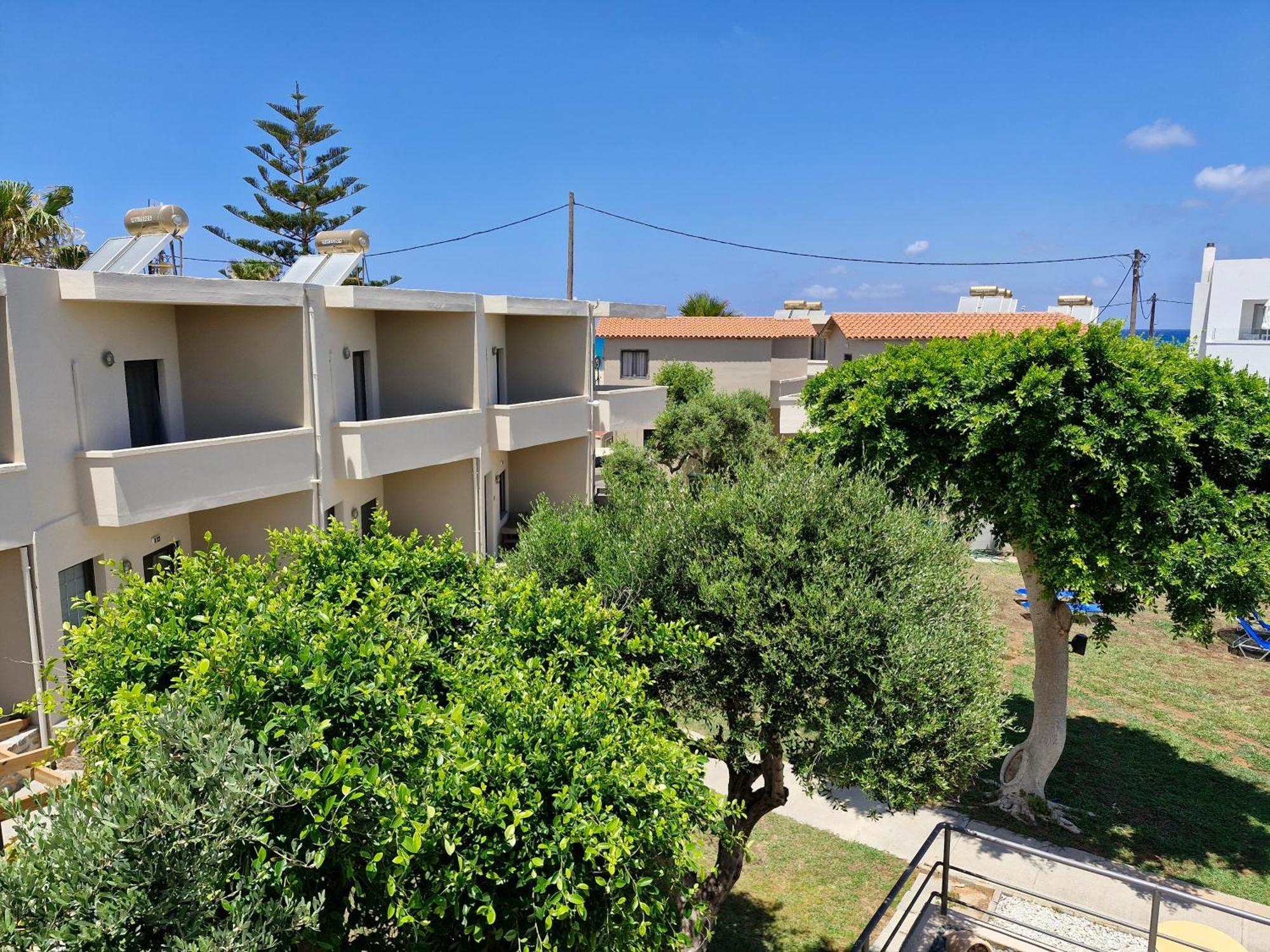 Creteco Hotel & Suites Goúrnes Buitenkant foto