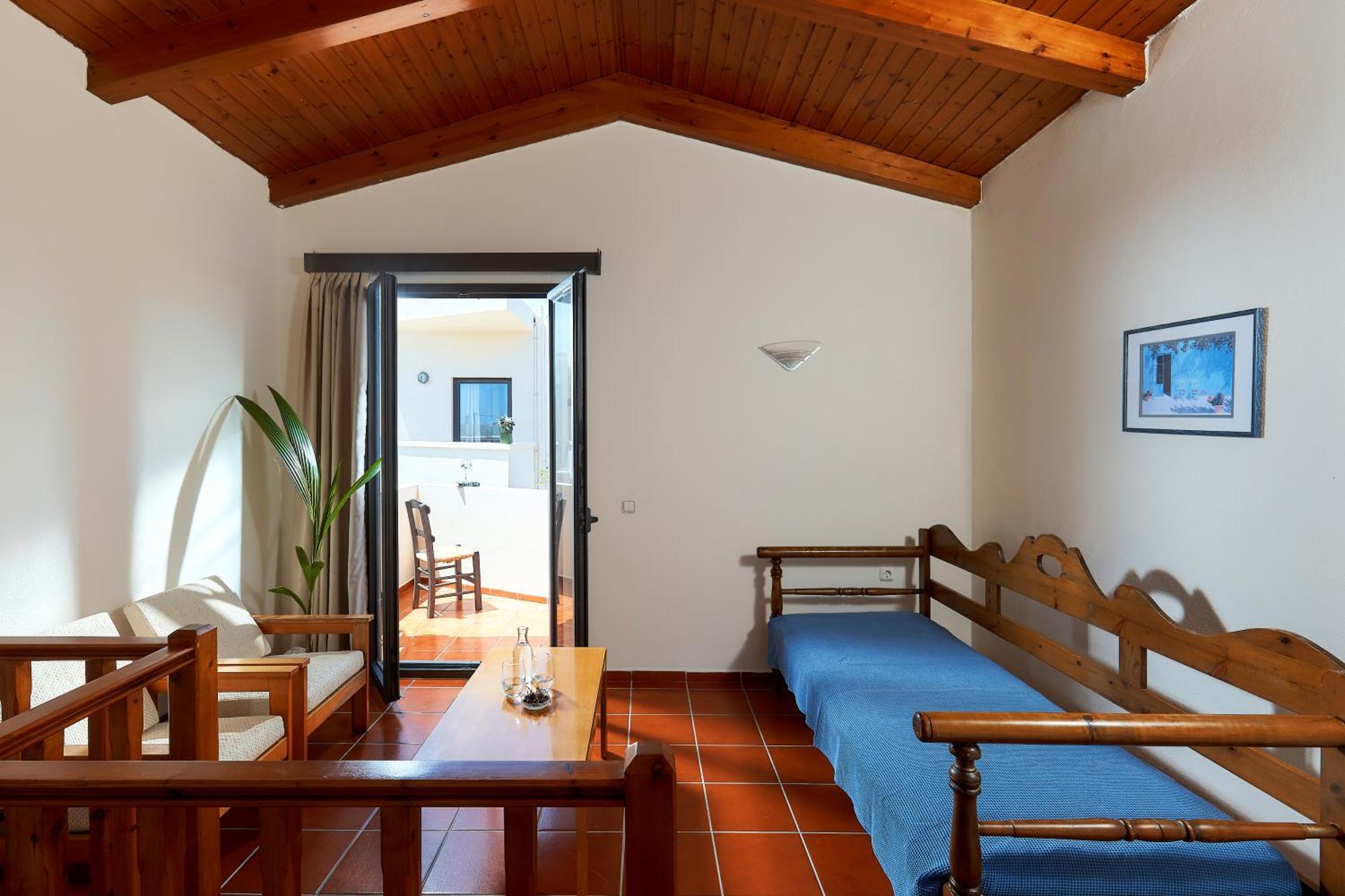 Creteco Hotel & Suites Goúrnes Buitenkant foto