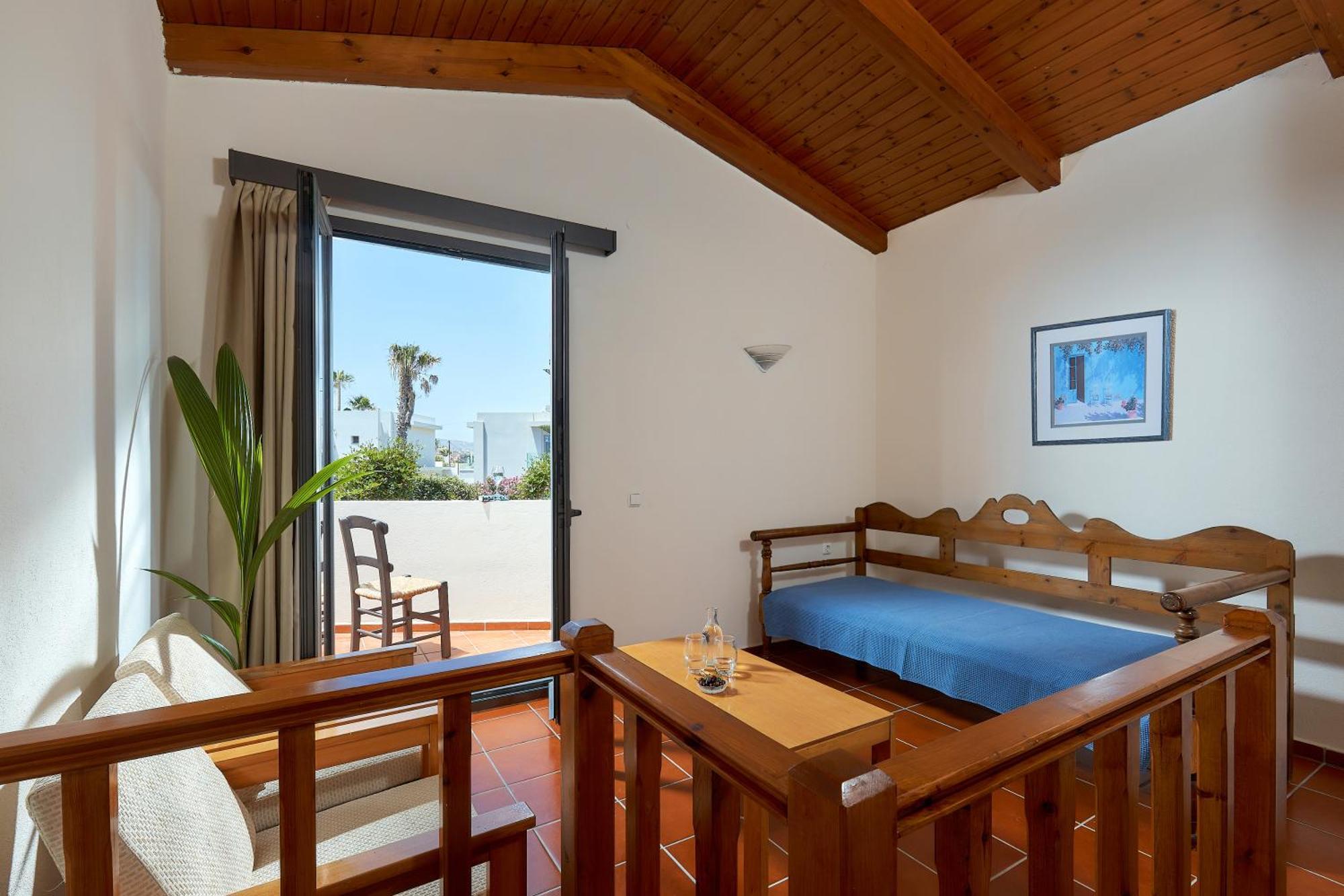 Creteco Hotel & Suites Goúrnes Buitenkant foto