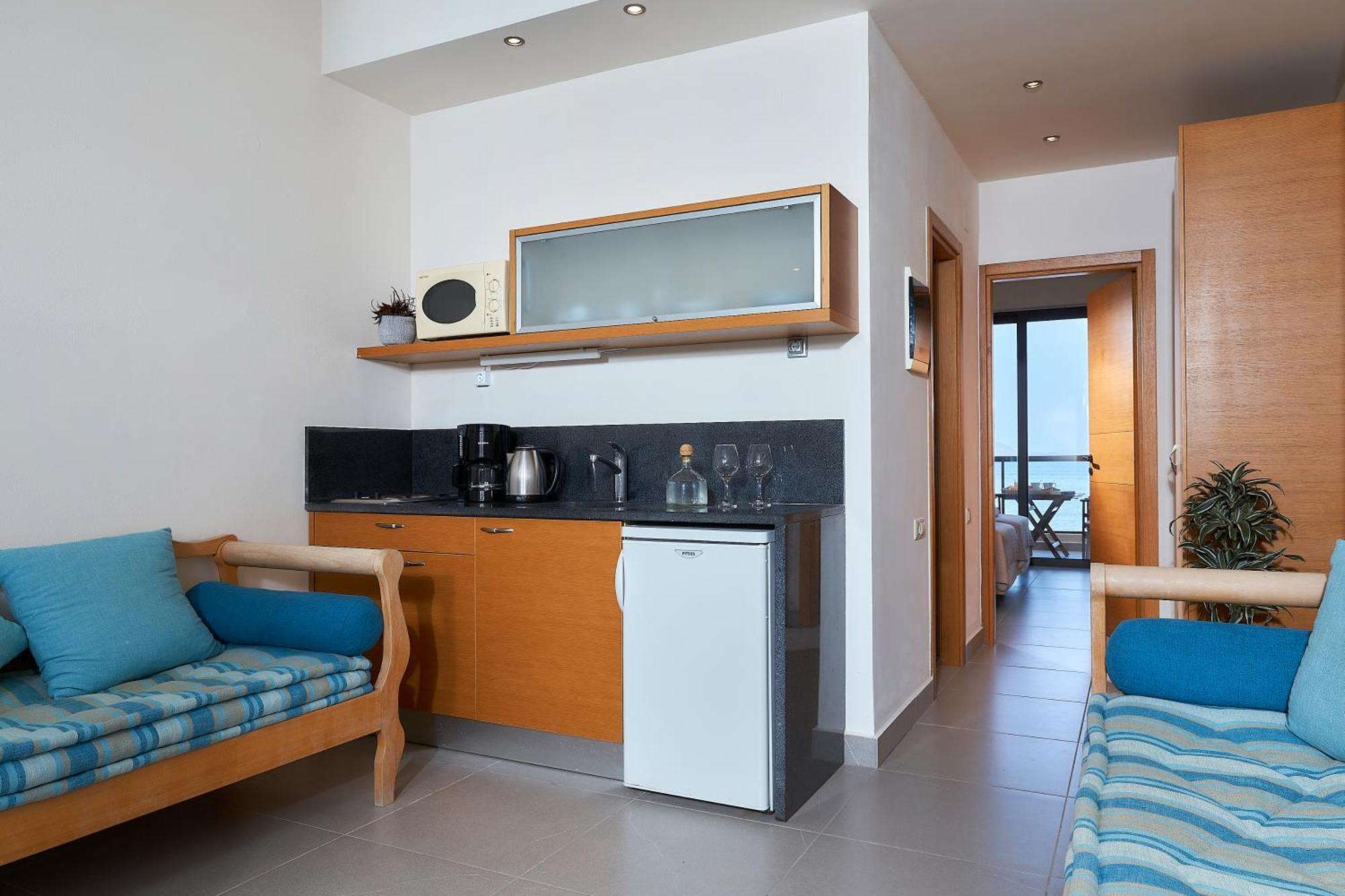 Creteco Hotel & Suites Goúrnes Buitenkant foto