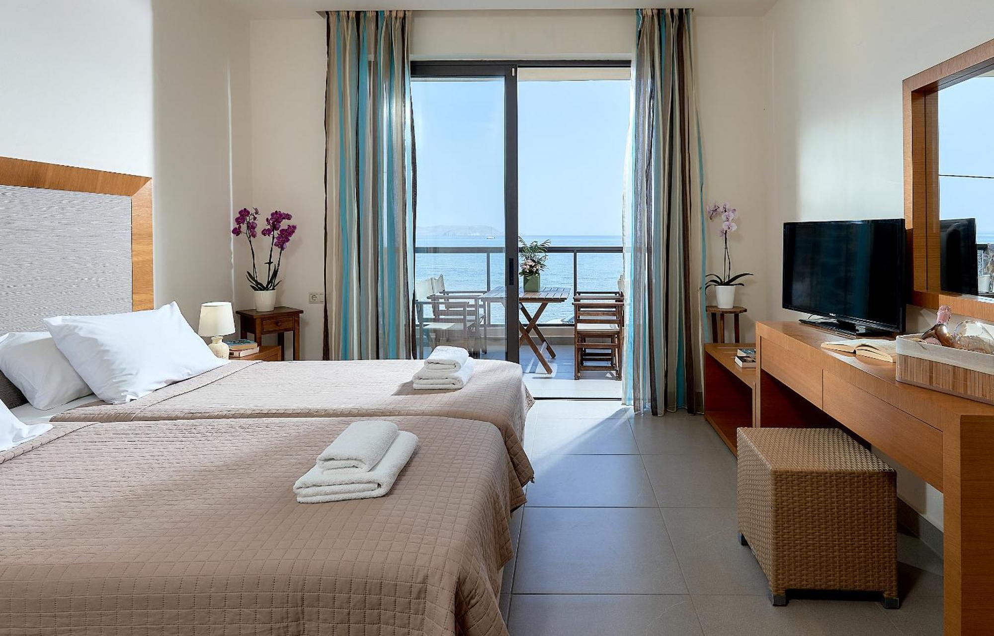 Creteco Hotel & Suites Goúrnes Buitenkant foto