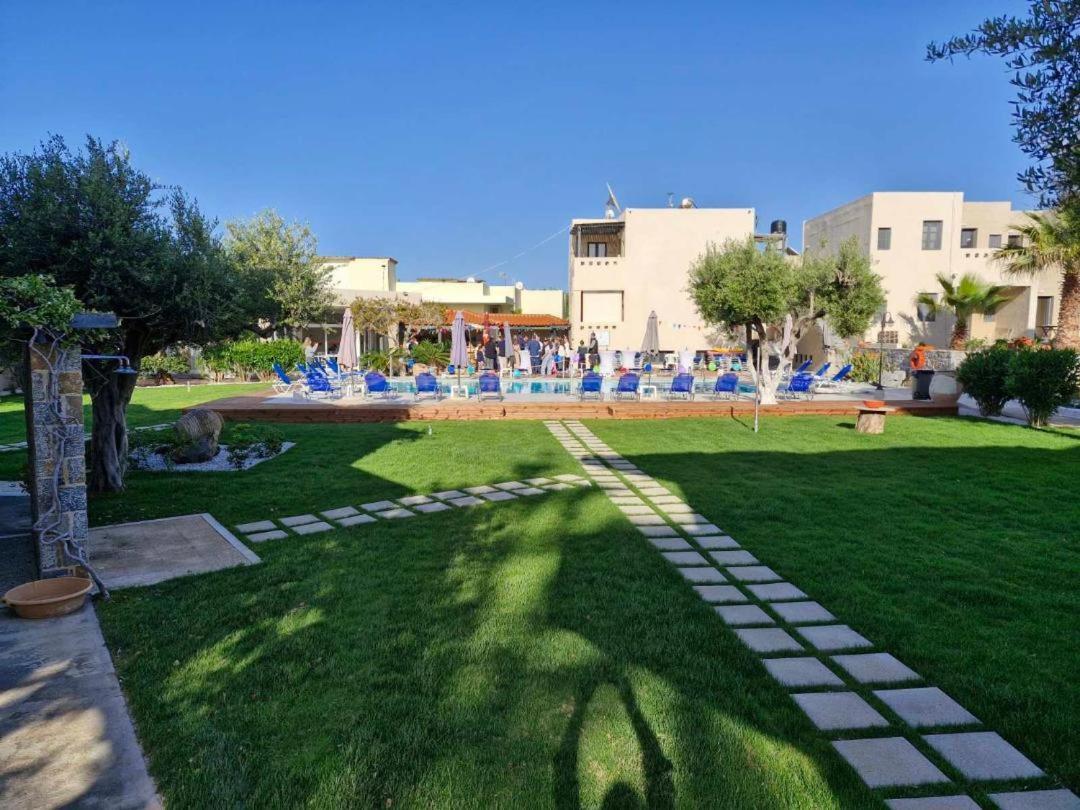 Creteco Hotel & Suites Goúrnes Buitenkant foto