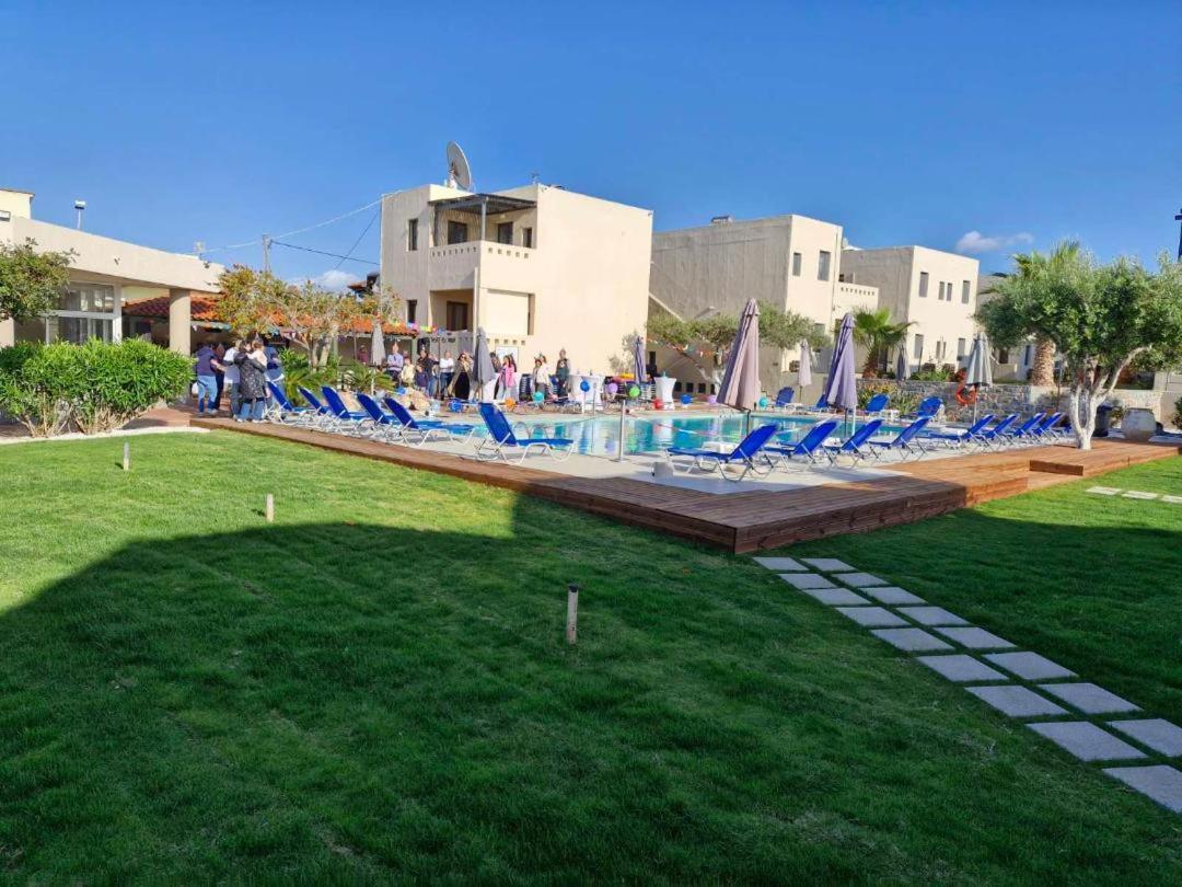 Creteco Hotel & Suites Goúrnes Buitenkant foto